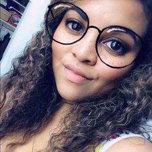 Meet your Posher, Talia